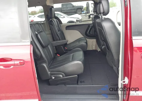 2013 Chrysler Town & Country Touring z USA, uszkodzony, nr VIN 2C4RC1BG2DR777712